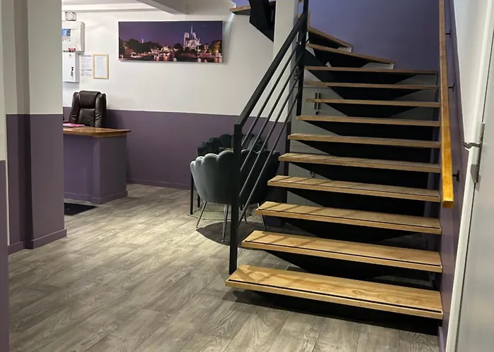 Saint - Charles Hotel *